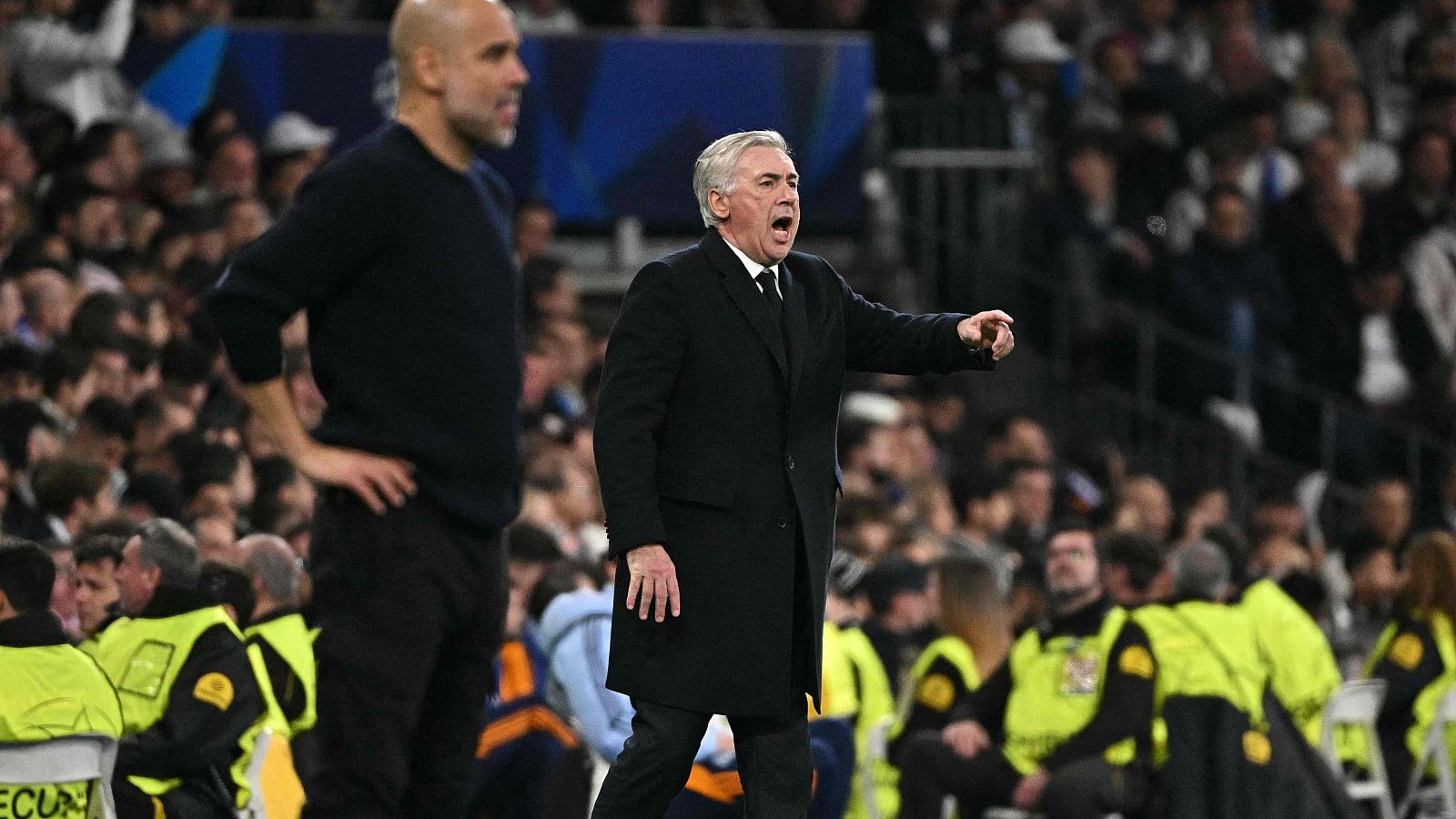 Guardiola y Ancelotti dan instrucciones en el Madrid - City de la repesca de Champions en el Bernabéu
