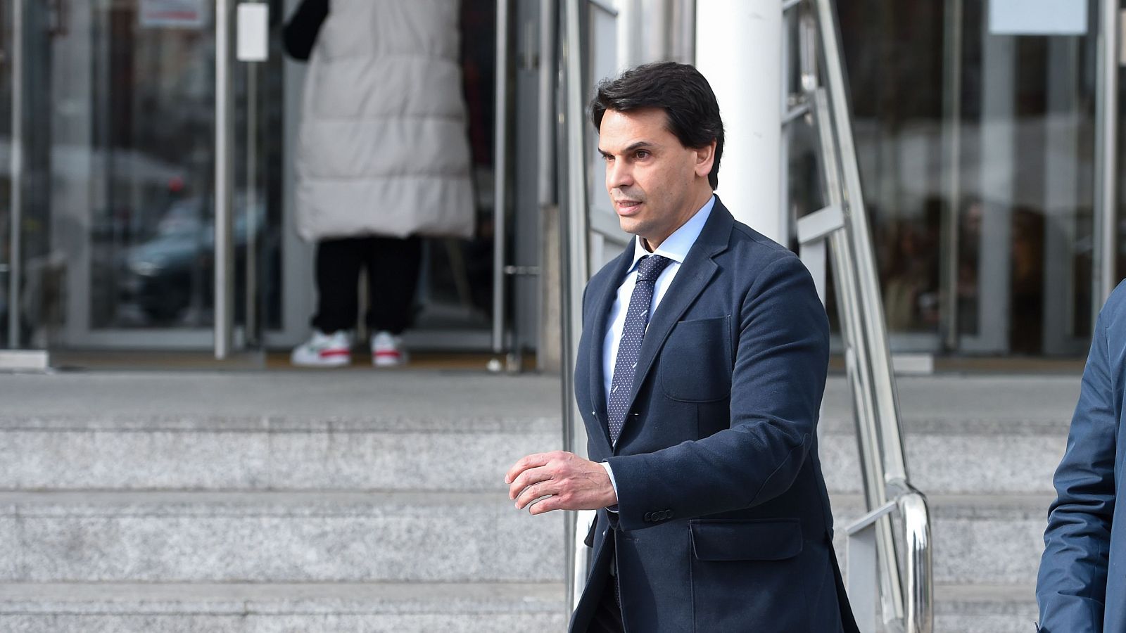 Alberto González Amador, novio de Isabel Díaz Ayuso, a su salida de los juzgados de Plaza de Castilla