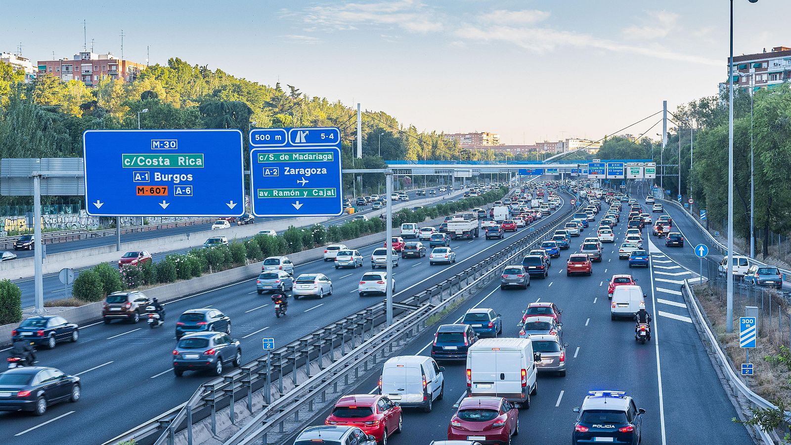 La matriculación de coches crece un 11% en febrero y más de la mitad ya son híbridos