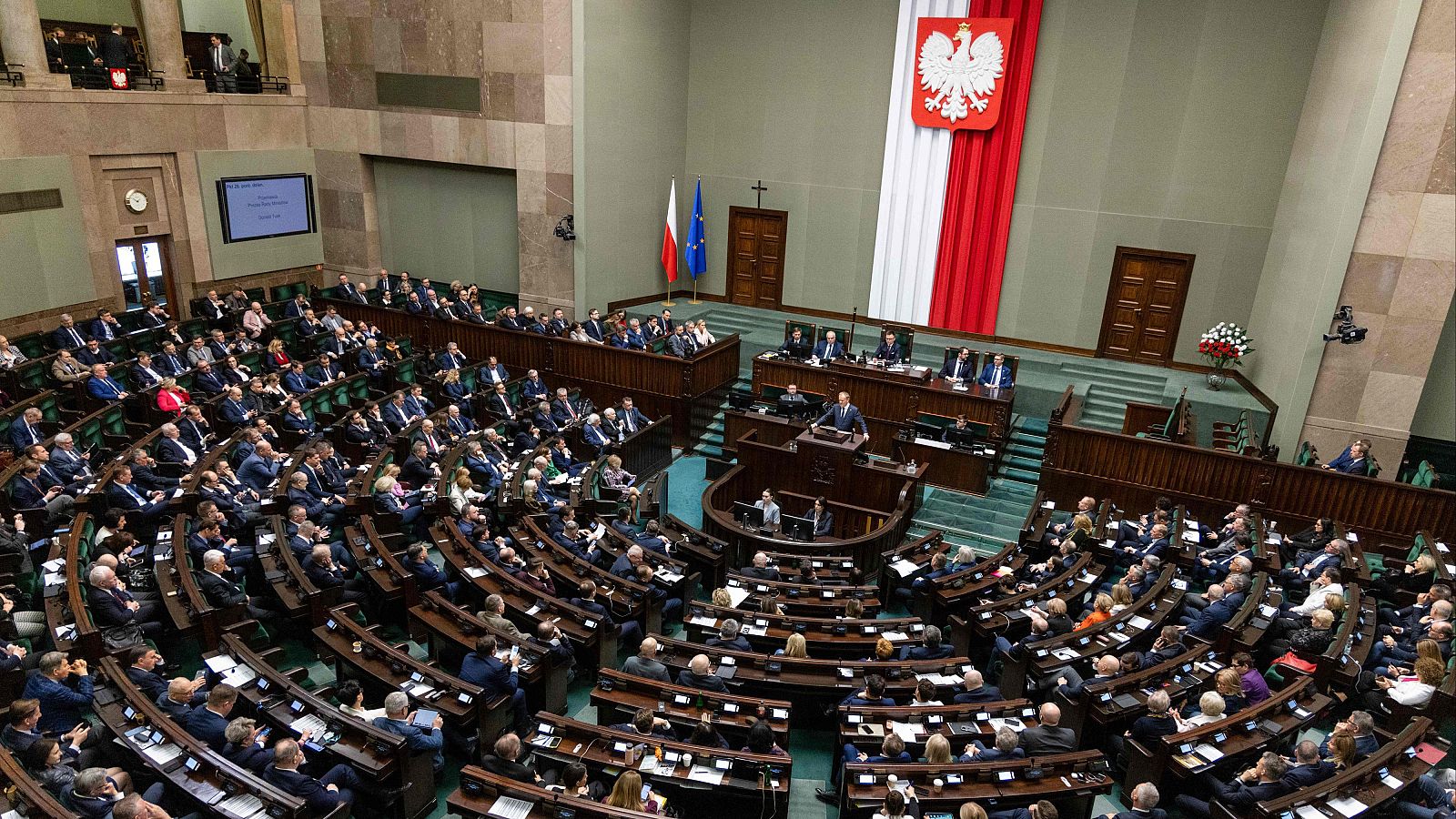 Polonia planea implantar una formación militar intensiva para "todos los hombres adultos"