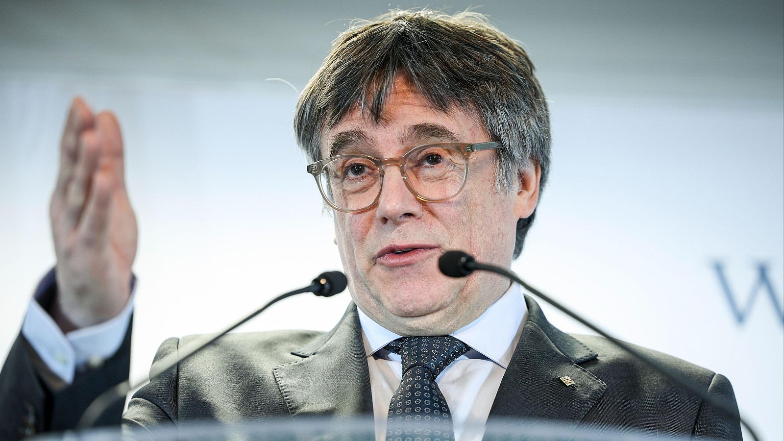 El presidente de JxCat, Carles Puigdemont, en una rueda de prensa en Bruselas.
