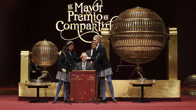 El primer sorteo de Lotería de Navidad de la nueva directora de la residencia San Ildefonso