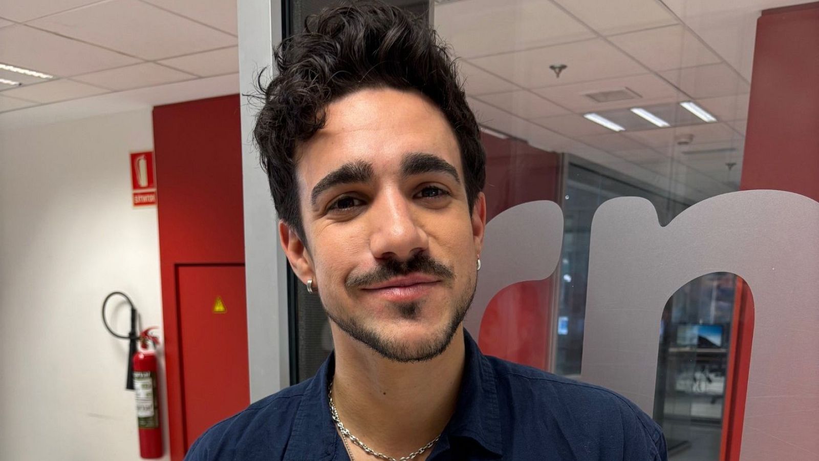 Gonzalo Hermida reconoce en las 'Las tardes de RNE' que la serie 'La promesa' ha cambiado su vida.