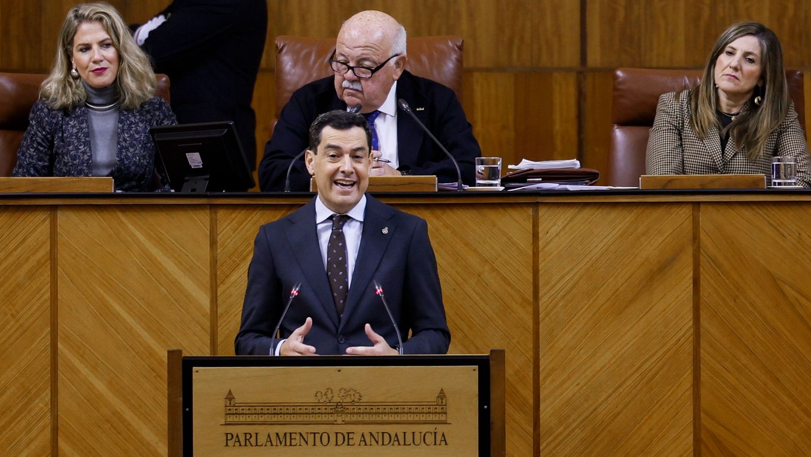 El presidente de la Junta de Andalucía, Juanma Moreno, en el Parlamento de Andalucía