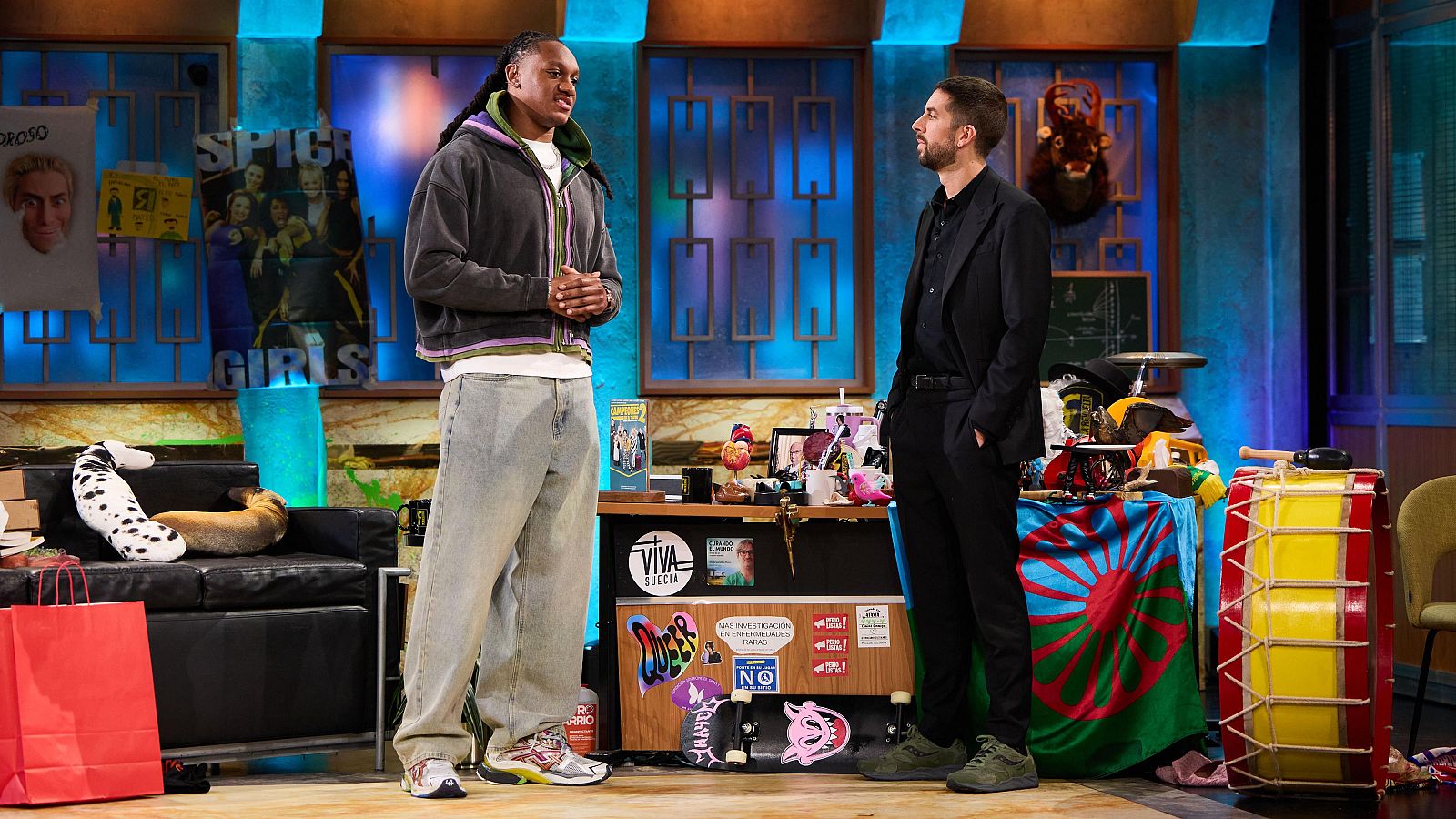 El jugador de fútbol americano Tremaine Edmunds visita La Revuelta 17/3/25