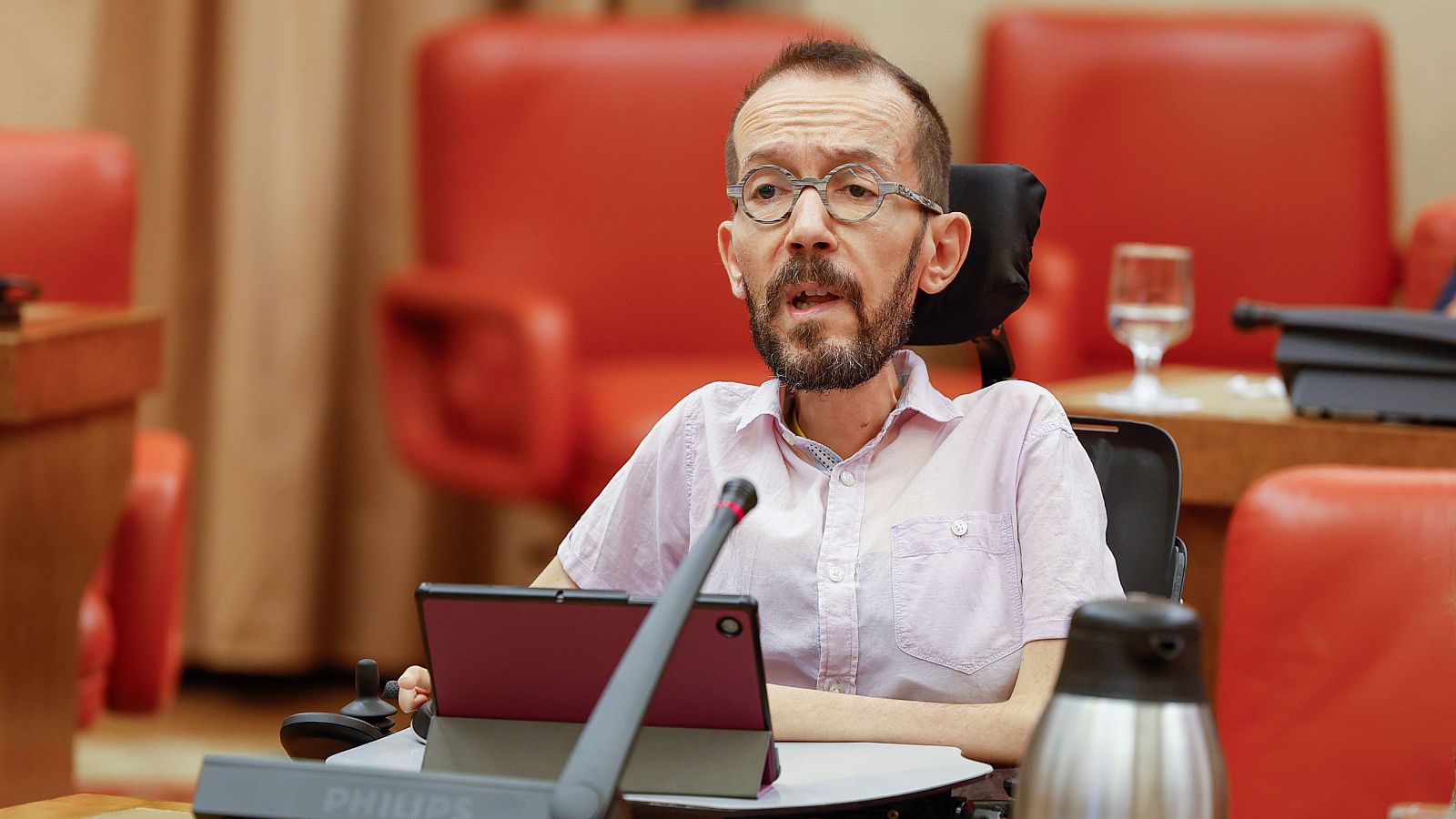 El exdiputado de Podemos, Pablo Echenique, durante una reunión de la Diputación permanente del Congreso (archivo)