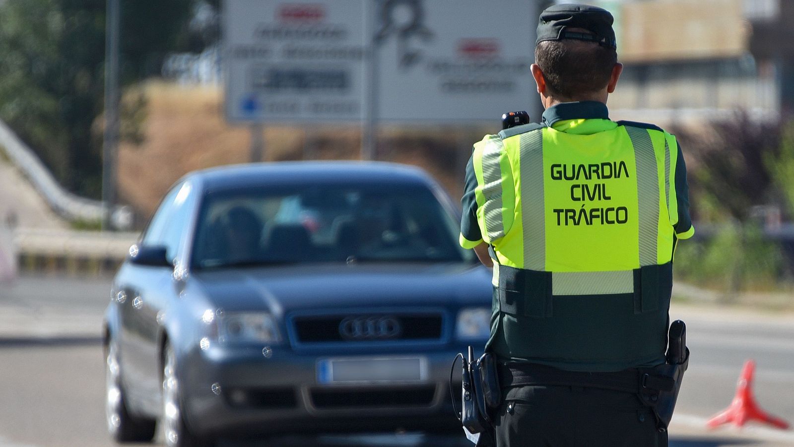 La Guardia Civil en un control de alcoholemia en una imagen de archivo