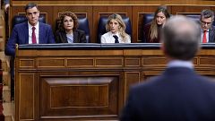 Feijóo acusa a Sánchez de "controlar Telefónica" y este le ignora y le culpa de "tapar" la gestión de Mazón