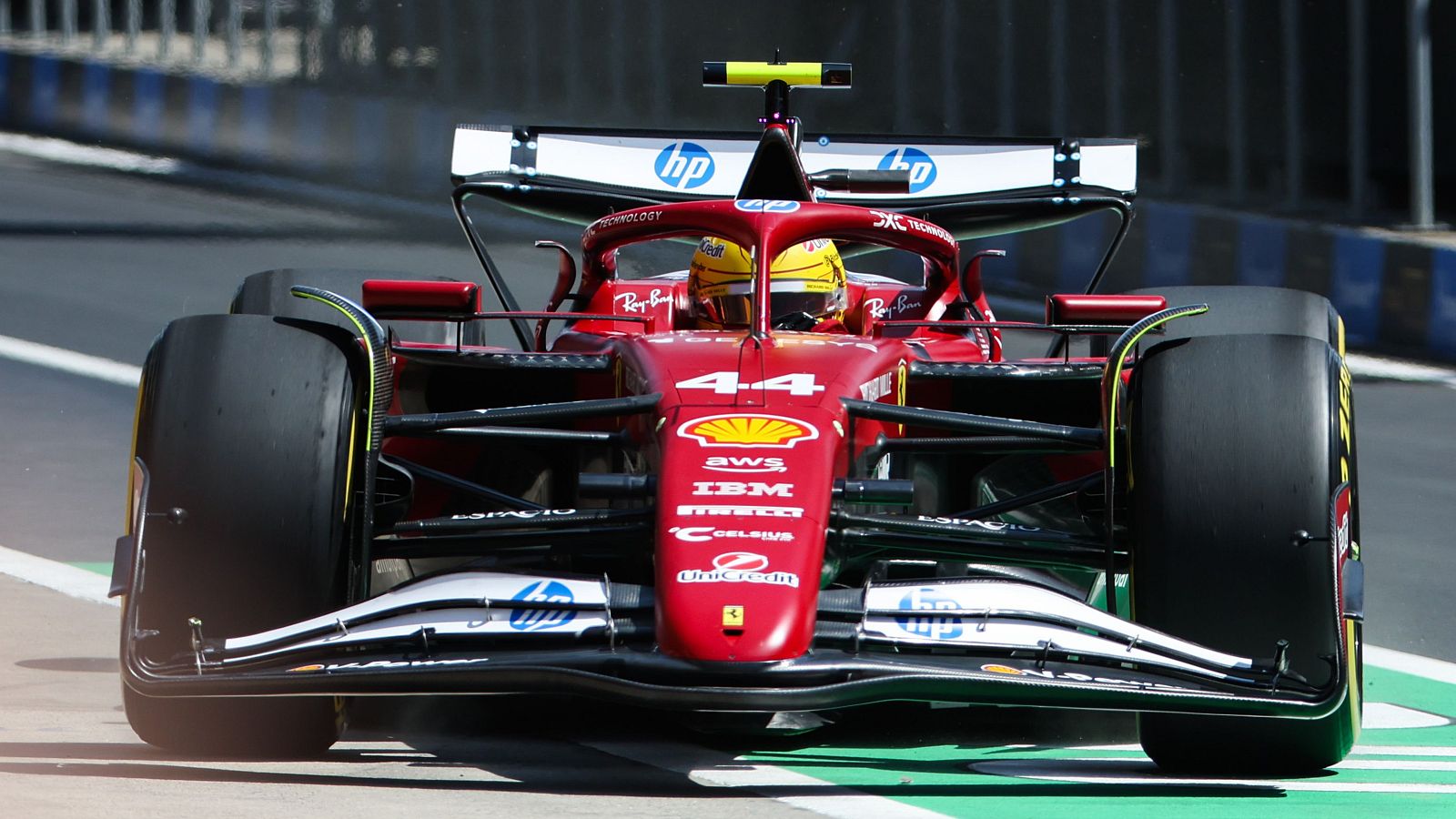 Hamilton se ha llevado la pole del sábado en China.