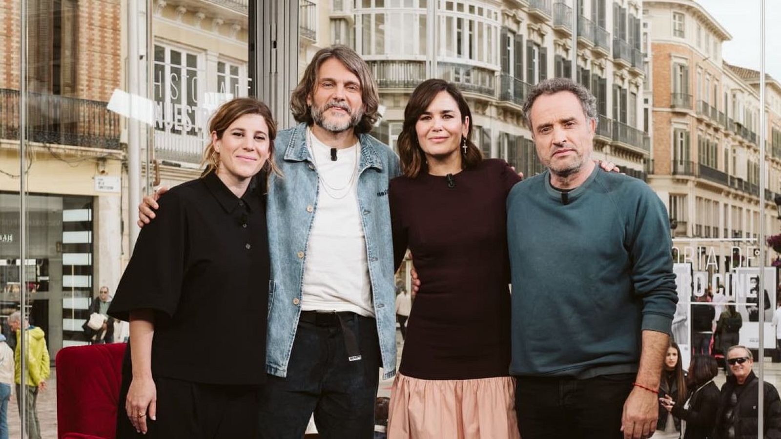 Elena S Sánchez, con los participantes en el coloquio, Ángela Cervantes, Salva Reina y Daniel Guzmán