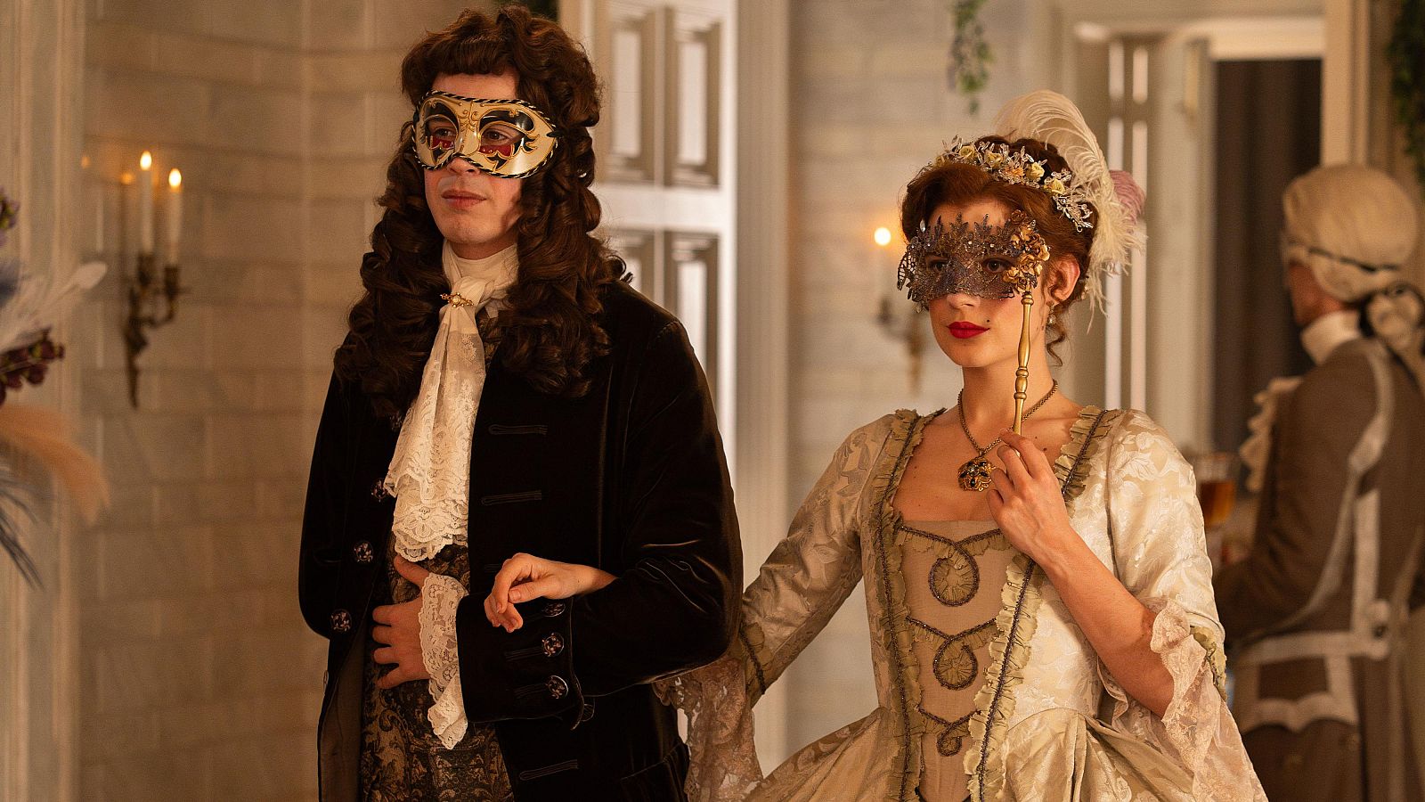 Llega el baile de máscaras que trae curvas a 'Valle Salvaje'