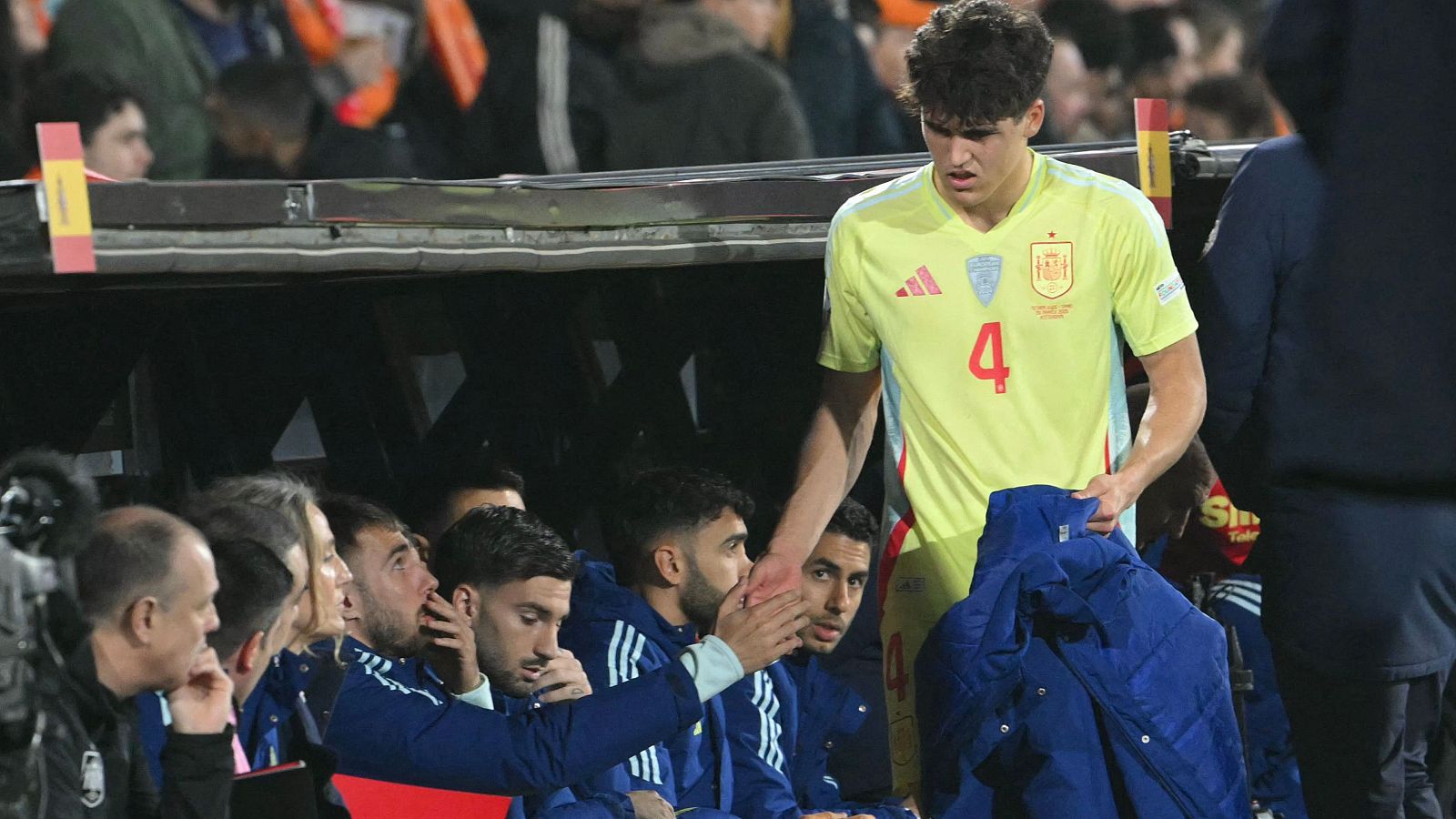 Pau Cubarsí abandona la concentración de la Selección española
