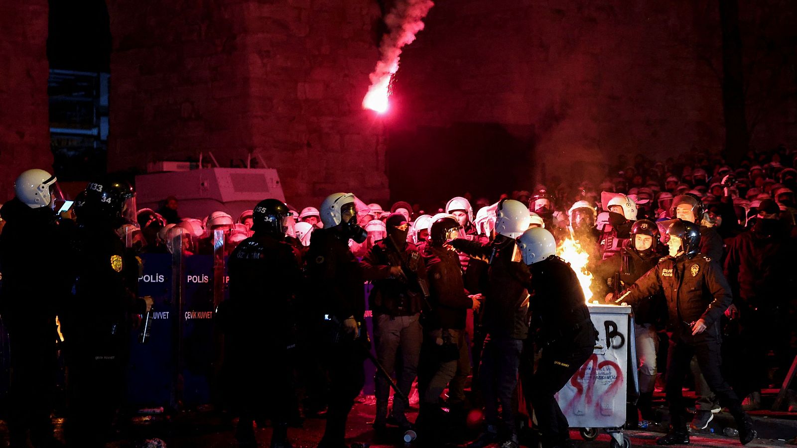 Manifestaciones en Turquía por la detención del alcalde de Estambul