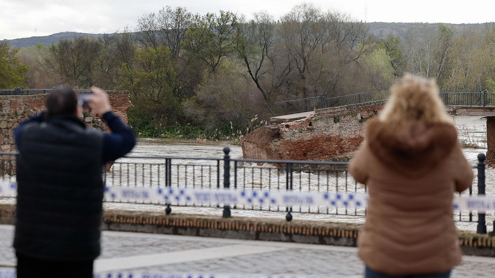 Resumen del temporal en España del 23 de marzo: Talavera amanece consternada por el derrumbe del puente