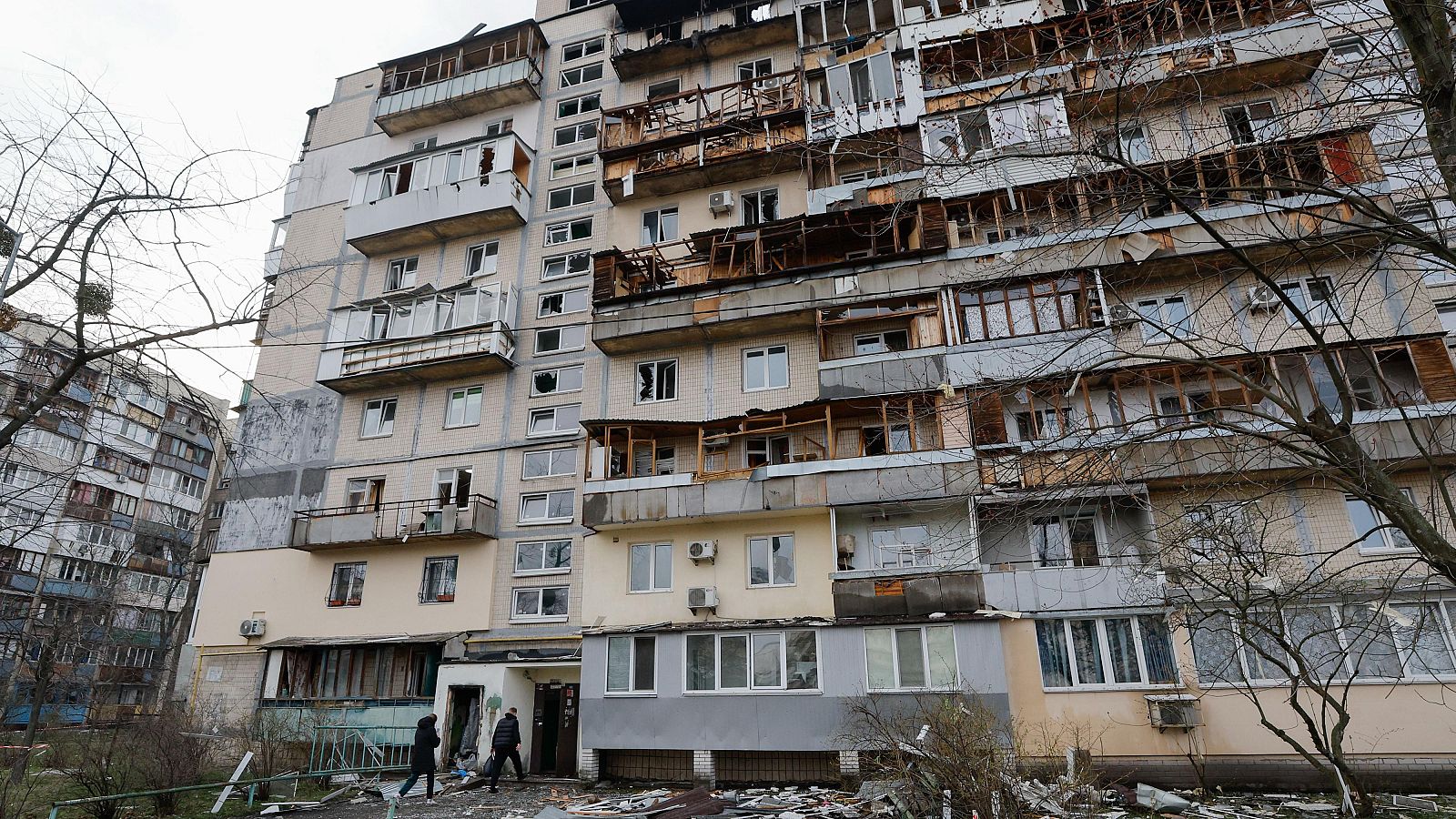 Rusia ataca Kiev y mata a tres personas horas antes de que comiencen las reuniones para una tregua