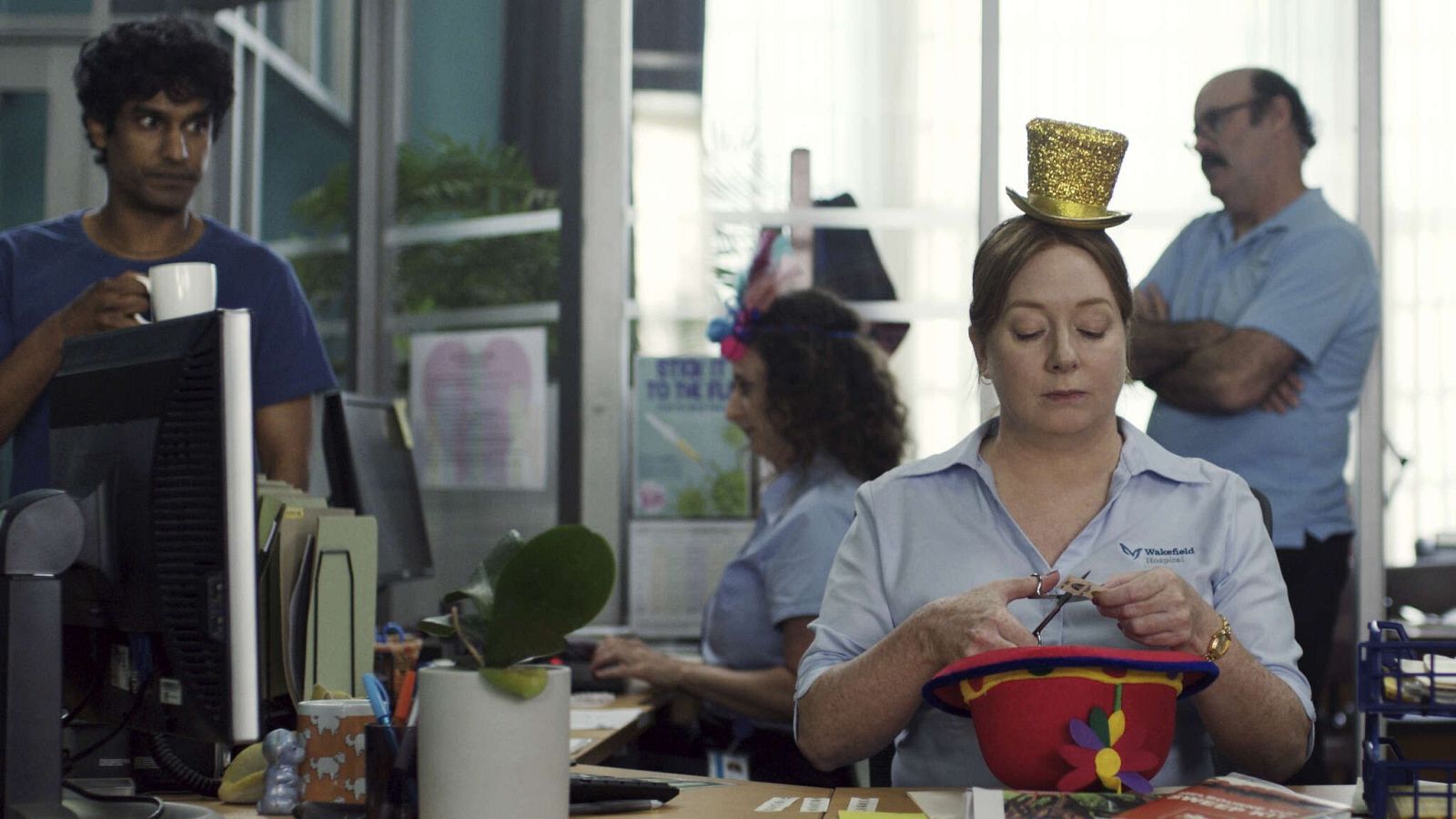 Nik y sus compañeros de trabajo en el centro psiquiátrico