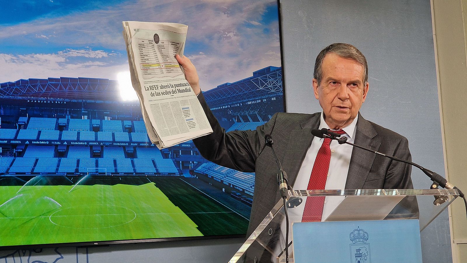 Abel Caballero en la rueda de prensa donde denunció el supuesto cambio de baremos de la Comisión del Mundial 2030