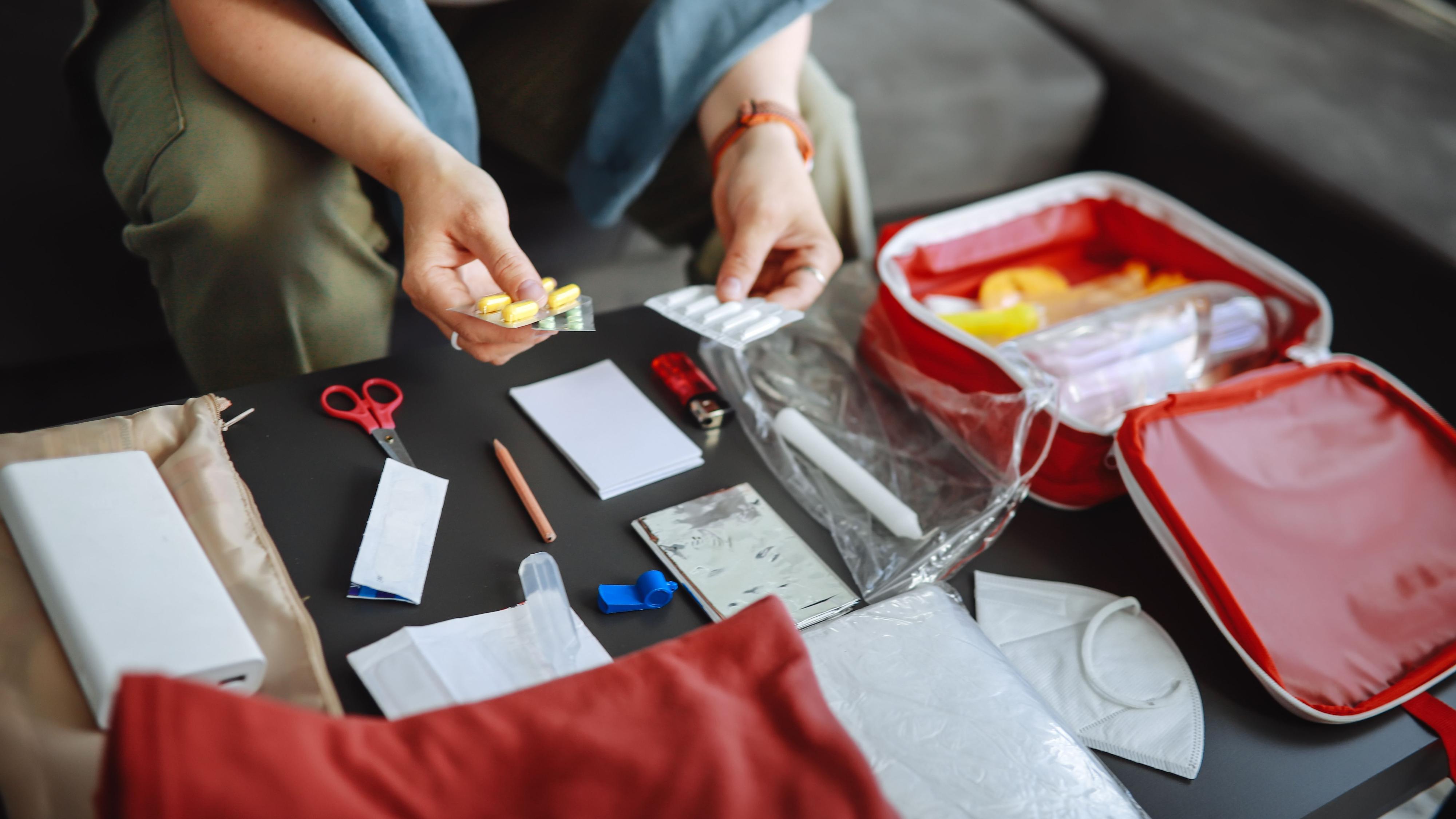 La UE prepara una guía para almacenar en casa lo esencial con lo que  subsistir durante 72 horas