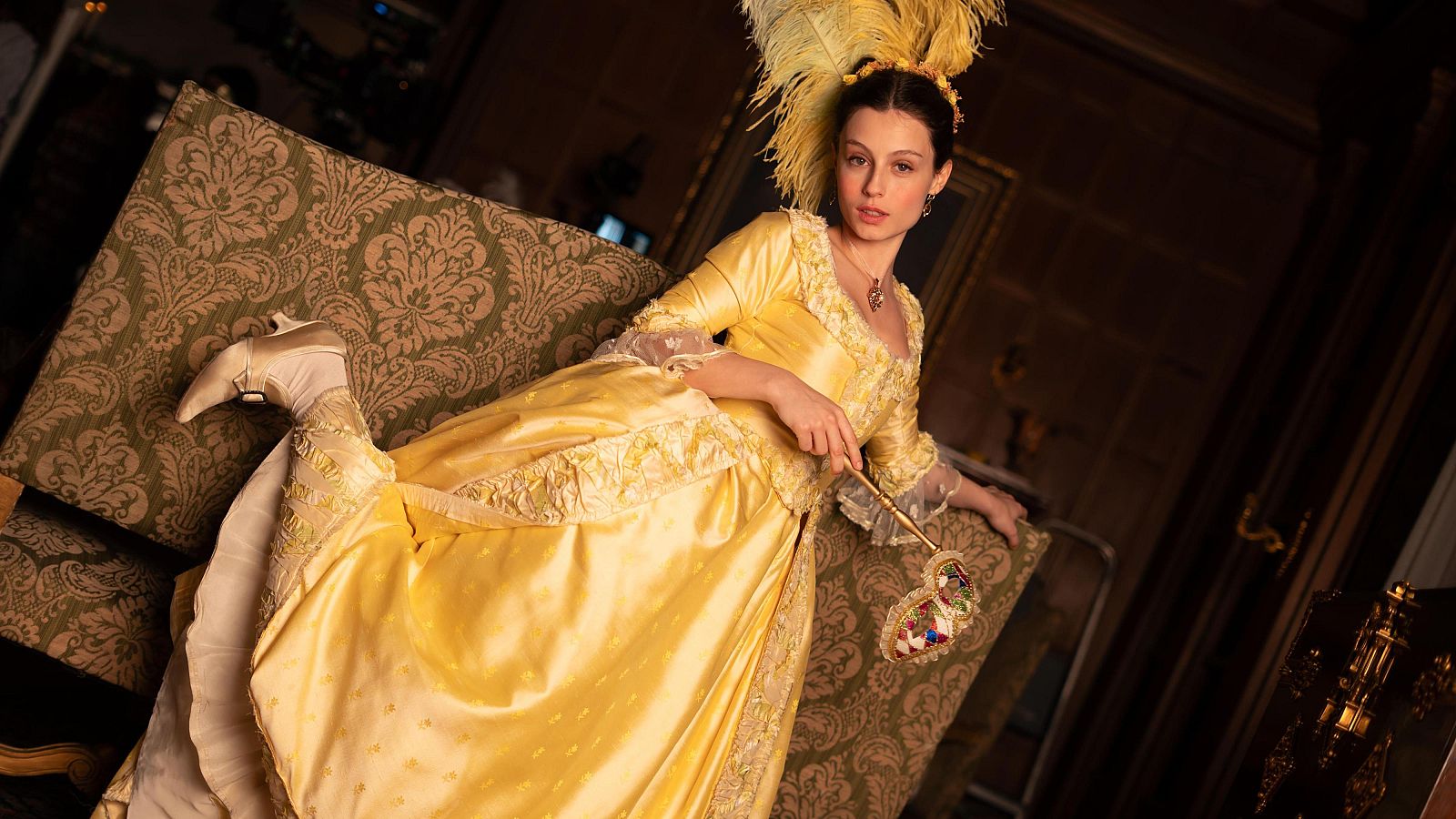 Emma Guilera presume de vestuario en el baile de 'Valle Salvaje'