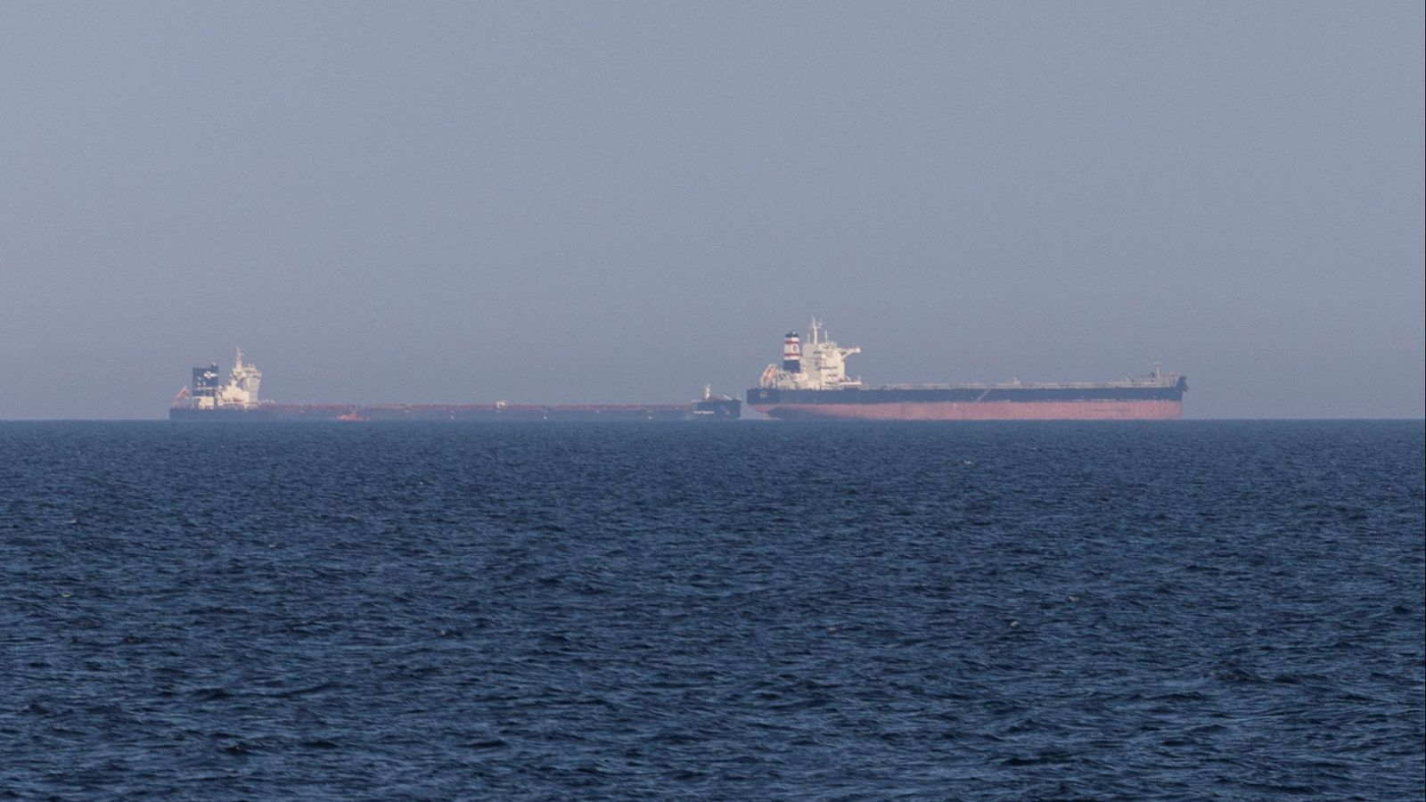 Guerra en Ucrania: Rusia y Ucrania se acusan mutuamente de ataques en el mar Negro un día después del acuerdo para una tregua