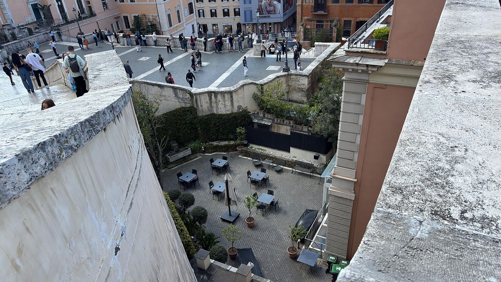Una española muere en Roma al caer desde un muro cerca de la escalinata de Plaza España