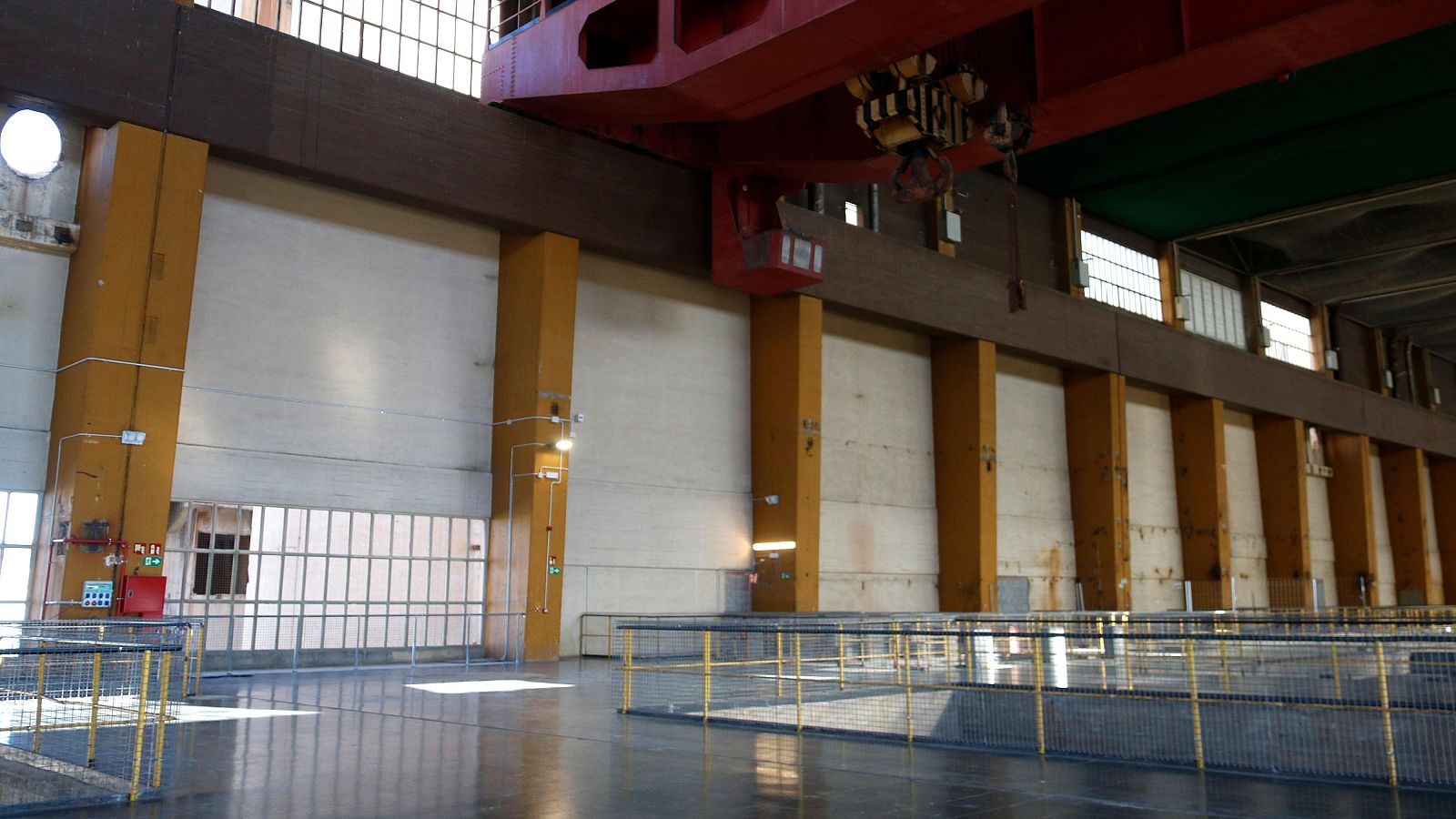 L'antiga sala de turbines al complex de les Tres Xemeneies de Sant Adrià de Besòs i Badalona