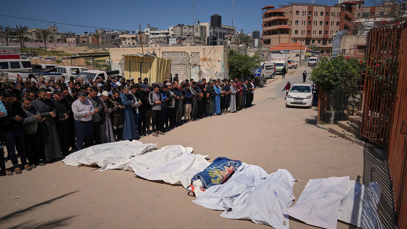 Al menos 40 muertos en Gaza por ataques israelíes el último día del Ramadán