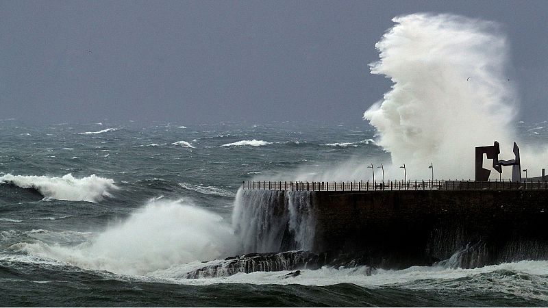 Muere un hombre al caer del balcón por el fuerte viento en Tarragona, y otro fallece ahogado en Mallorca
