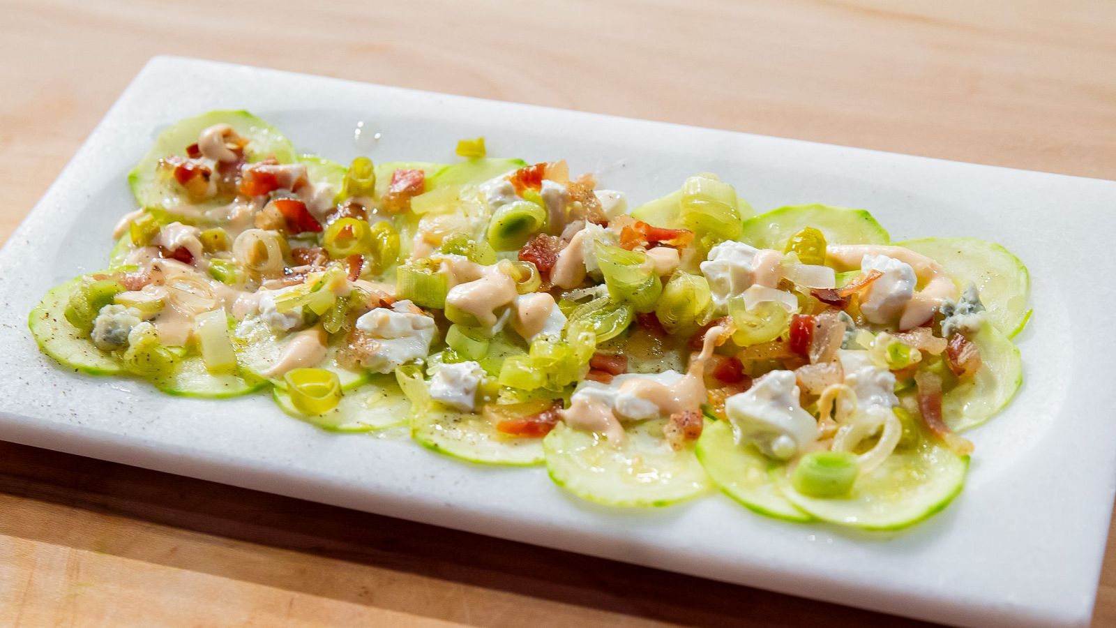 Receta de carpaccio de calabacín con gorgonzola y pepinillo de Ana en MasterChef 12+1