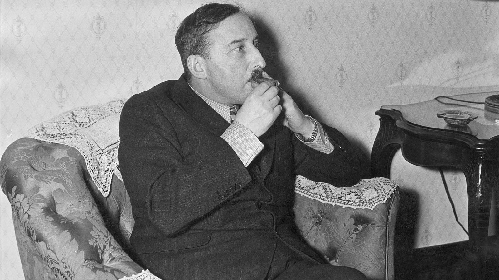 Stefan Zweig declara su amor a la lectura en 'El vendedor de libros viejos'