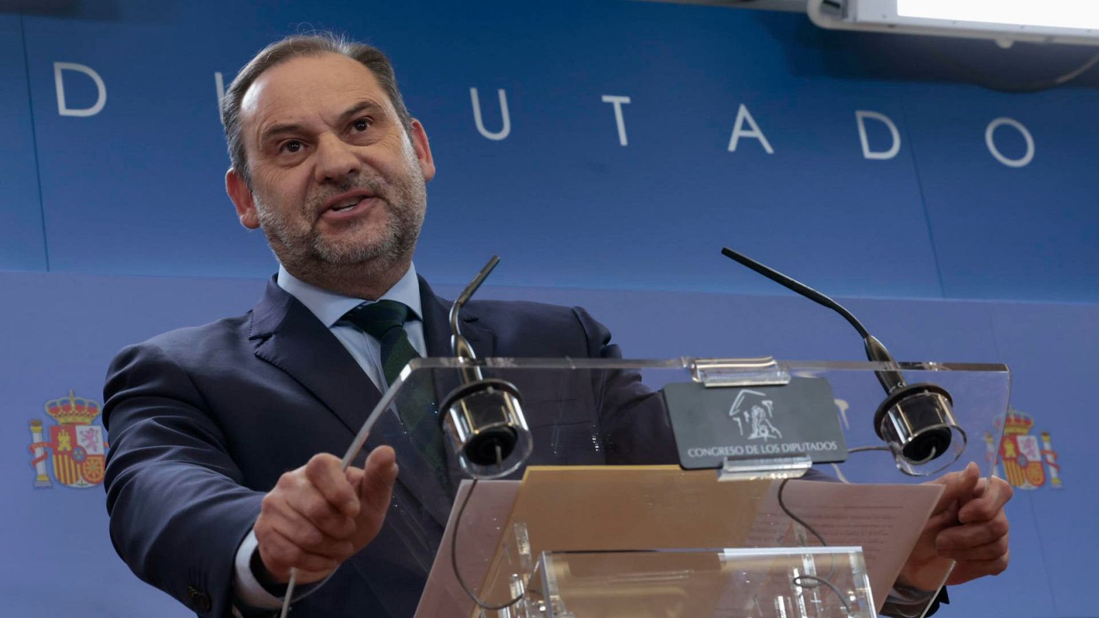 El exministro de Transportes José Luis Ábalos durante una rueda de prensa en el Congreso