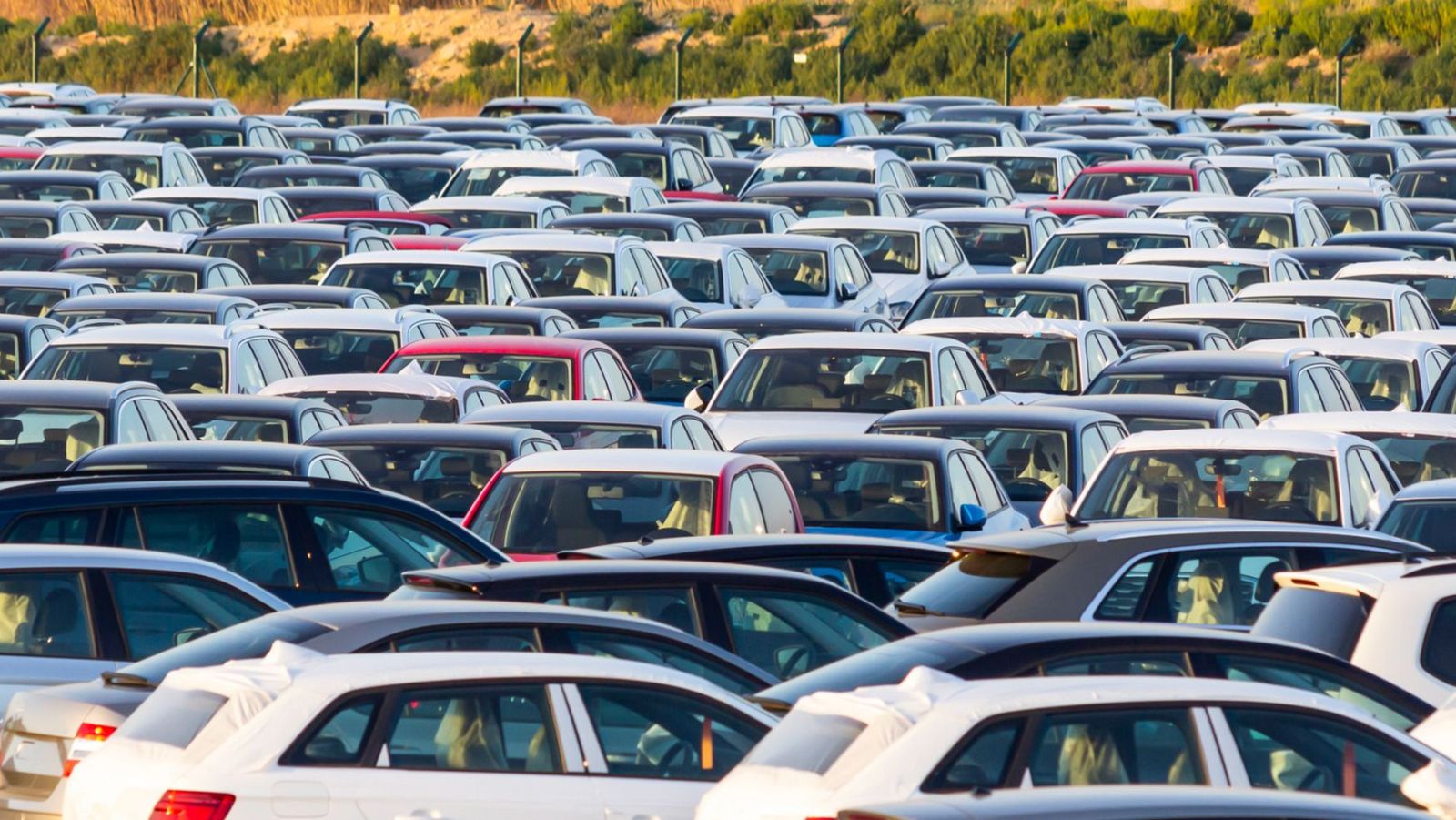 Bruselas multa con 458 millones a una quincena de fabricantes de coches por un cártel en el reciclaje de automóviles