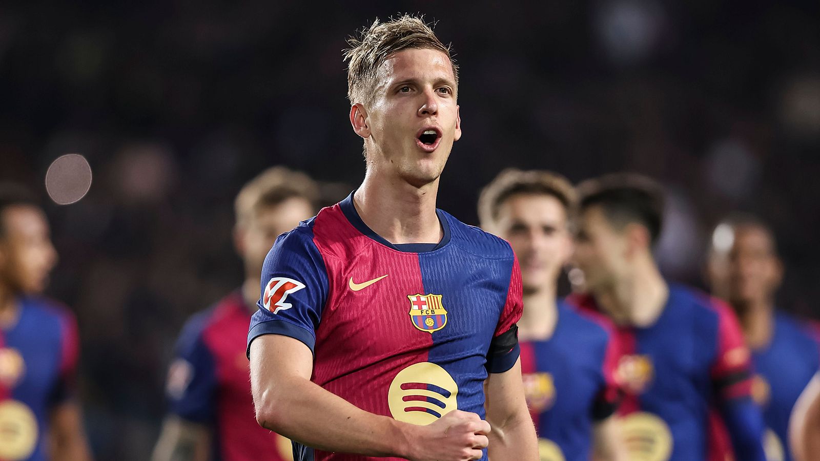 Dani Olmo, jugador del FC Barcelona, celebra un gol en reciente partido