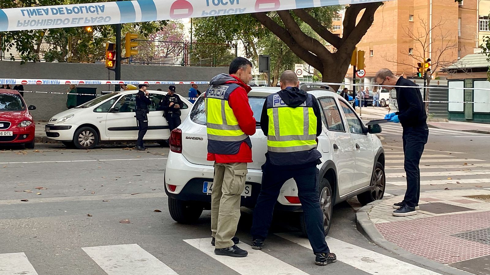 Cuatro personas resultan heridas tras un tiroteo en una calle de Málaga