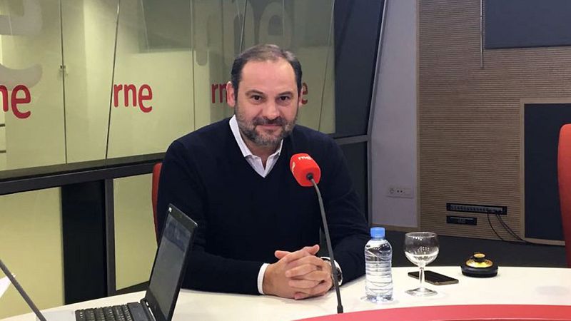 Ábalos anima a Arrimadas a que trate de hacer valer "su liderazgo" en la formación de la Mesa del Parlament