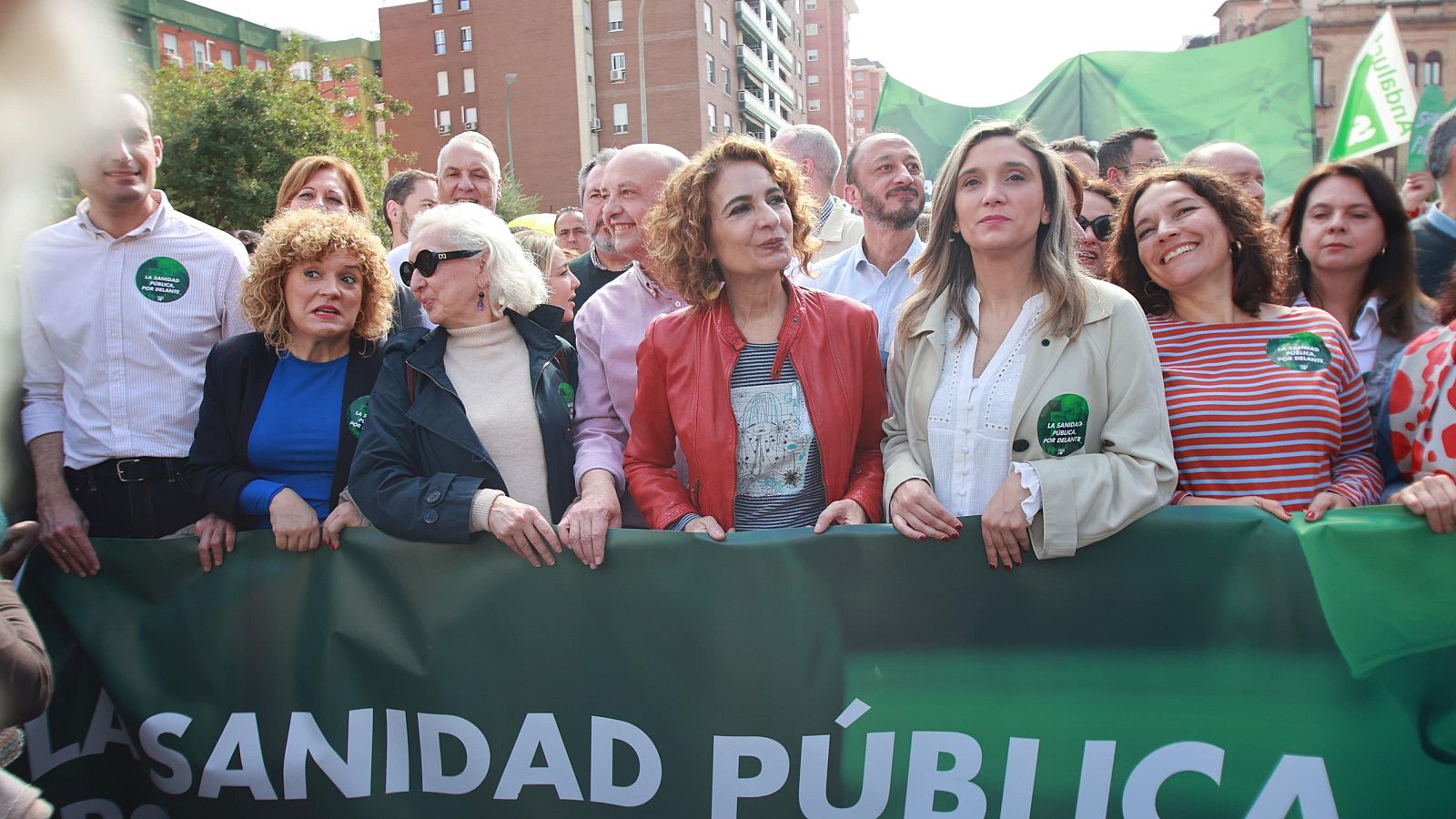 Montero dice que el Gobierno aprobará una modificación presupuestaria para el gasto en defensa