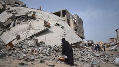Israel mata a dos periodistas en un ataque a un campo de reporteros y ordena desalojar nuevas zonas en Gaza