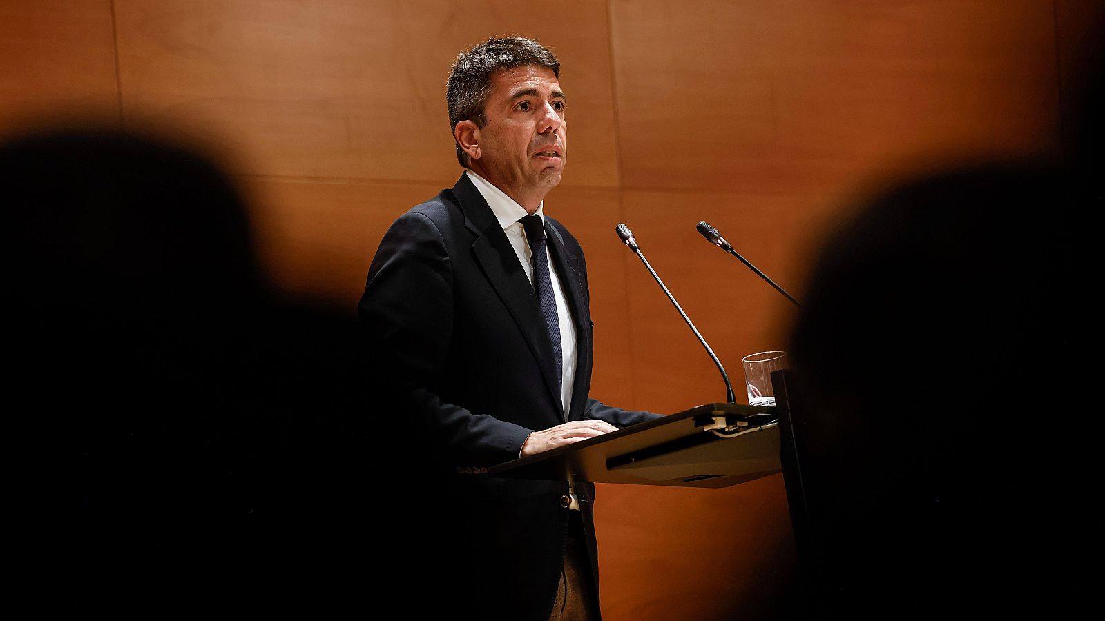 El president de la Comunidad Valenciana, Carlos Mazón, durante la toma de posesión del rector de la UPV