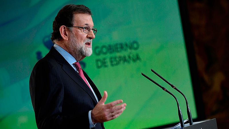 El Gobierno aprueba subir un 0,25% las pensiones para 2018 y el salario mínimo hasta los 735,9 euros al mes
