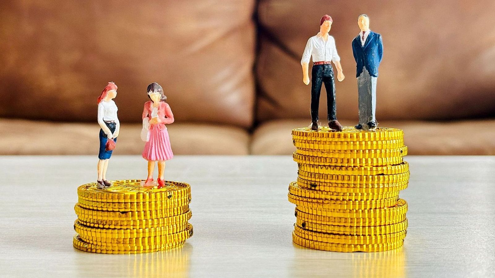 Més dones en càrrecs directius, però s'incrementa la bretxa salarial amb els homes