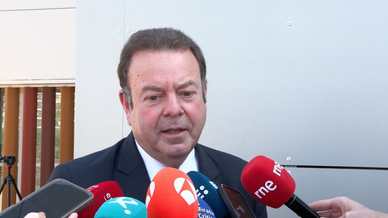 Emilio Cortés, el abogado de David Sánchez, a la salida de los juzgados de Badajoz