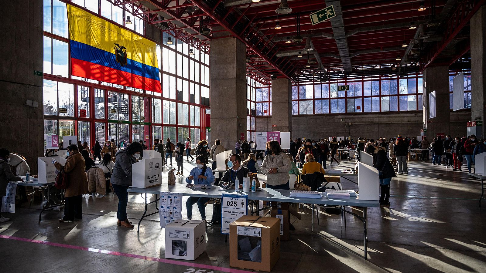 Elecciones Ecuador 2025: Los ecuatorianos en España serán decisivos