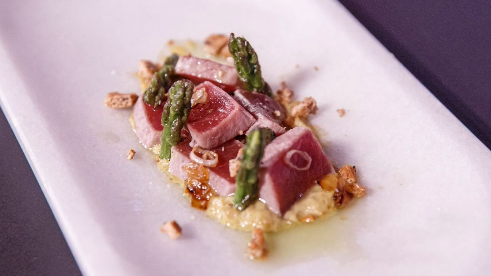 Receta de tataki de atún con espárragos de Gabriela en MasterChef 12+1
