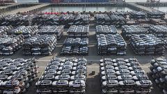 China y la Unión Europea estudian fijar un precio mínimo para los coches eléctricos que sustituya a los aranceles