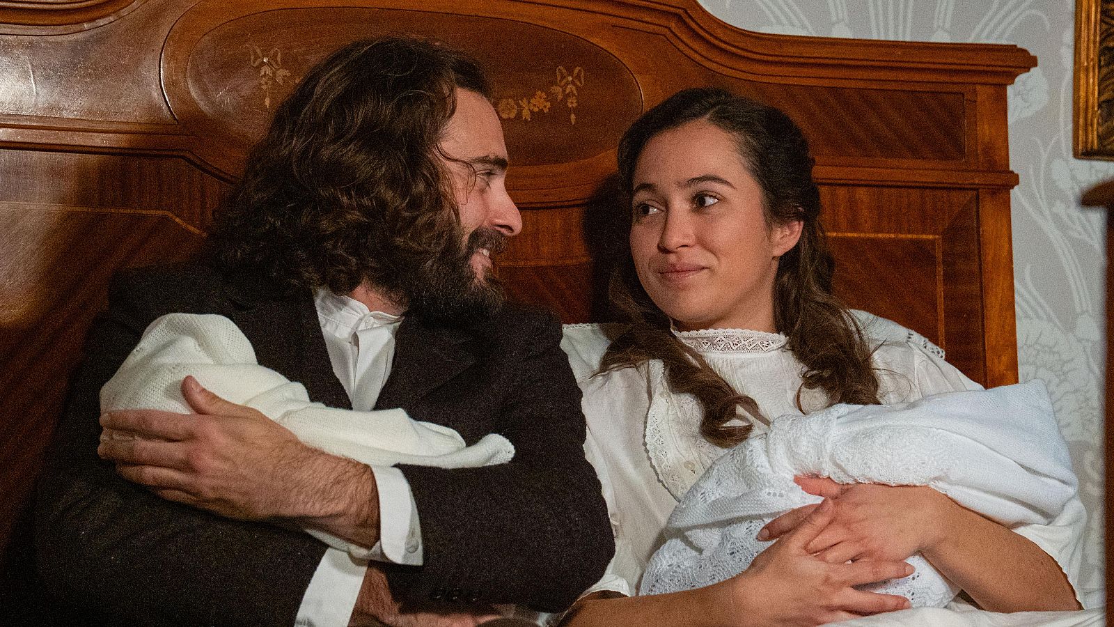 La Promesa: Catalina se sincera con el padre de sus hijos