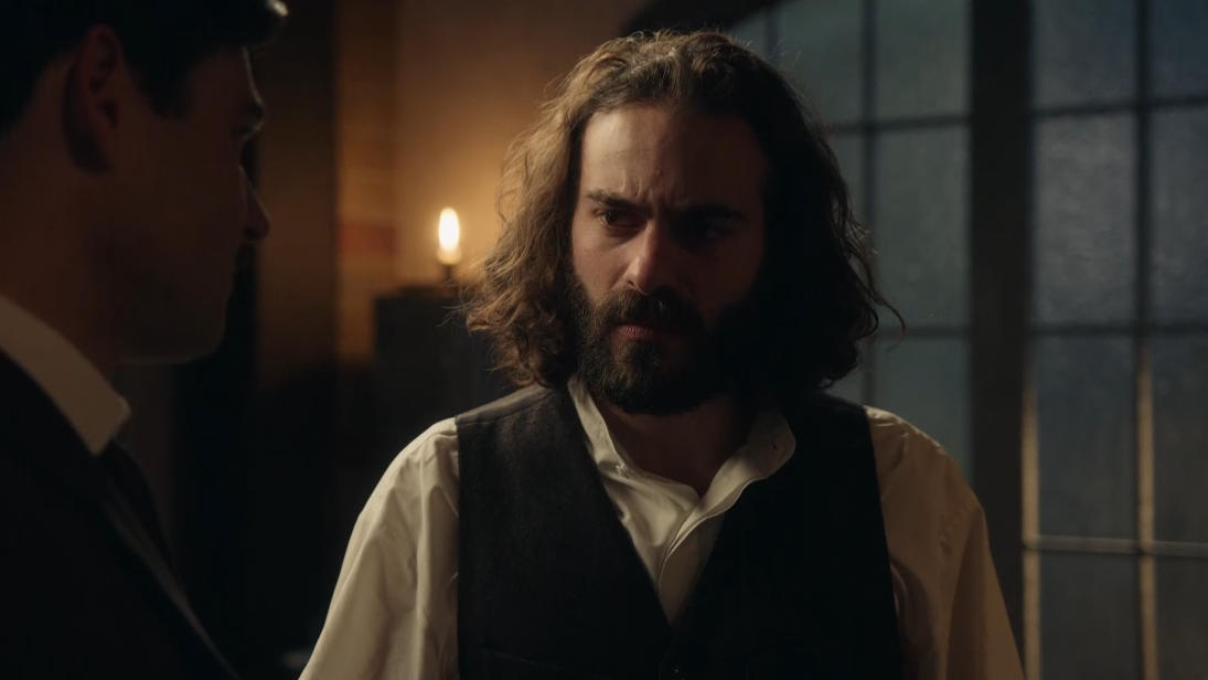 Manuel desvela la verdad a Adriano