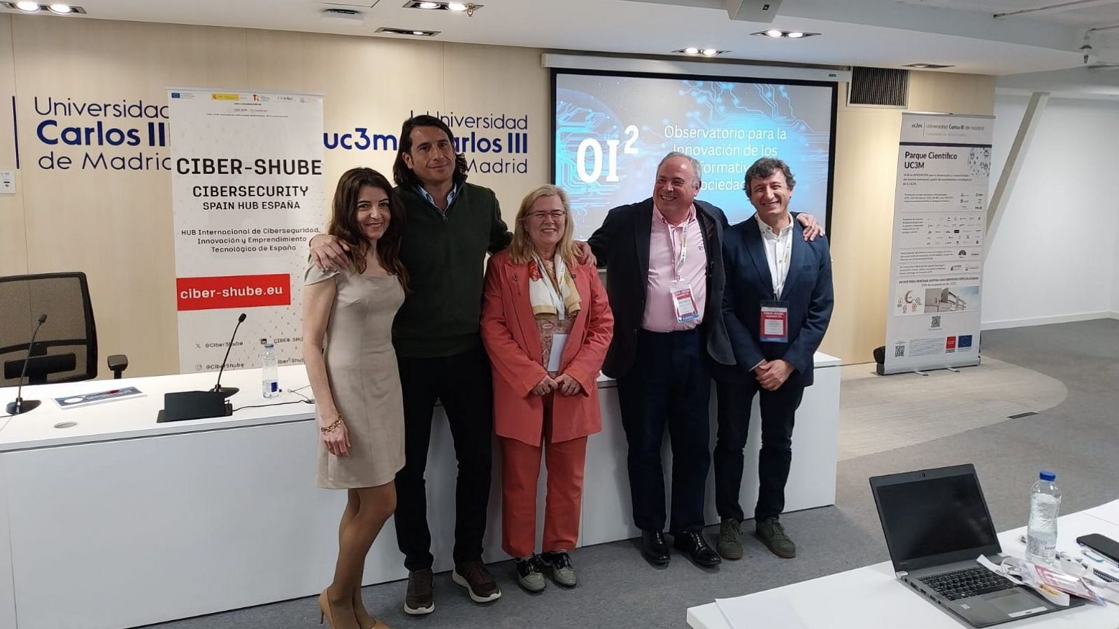 Montserrat Rigall, Santiago Tejedor, María José Recoder, Esteban Mayoral y Pedro Cánovas en la presentación del informe 'Inteligencia Artificial y Medios: Mapping de Proyectos' de la Cátedra RTVE-UAB