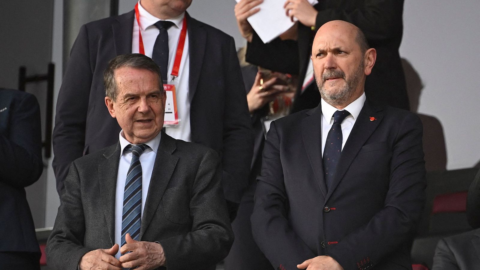 Imagen de Abel Caballero, alcalde de Vio (i) y Rafel Louzán, presidente de la RFEF (d)