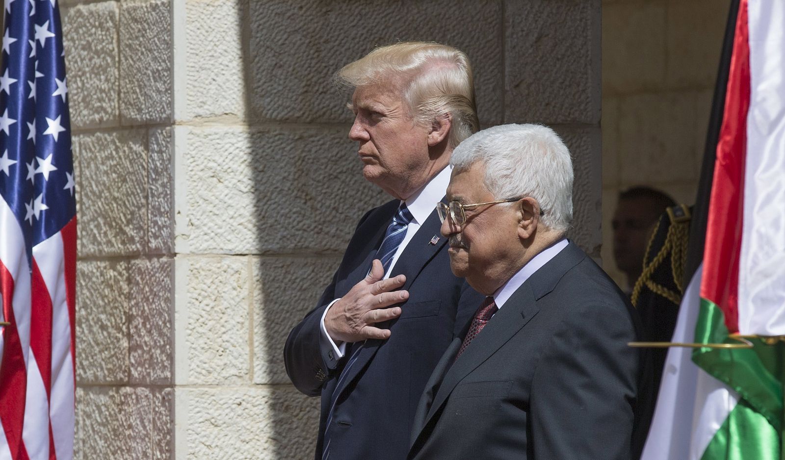 Trump y su homólogo palestino, Mahmud Abás, durante la visita a Israel en mayo de 2017