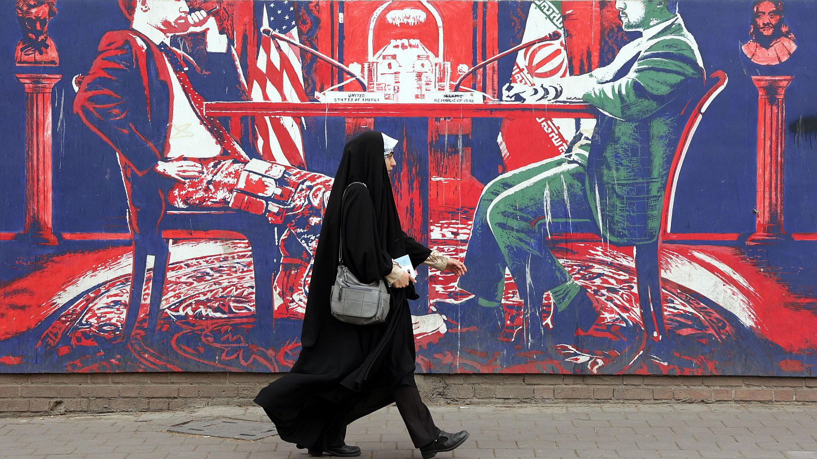 EE.UU. e Irán continuarán las negociaciones la semana que viene tras un "positivo" inicio en Omán